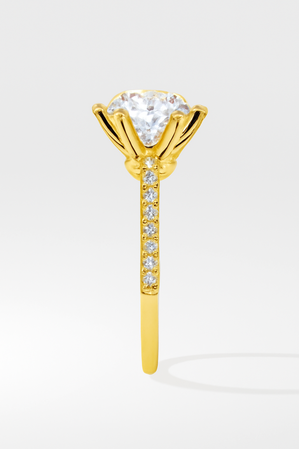 2 Carat to 8 Carat Diavont Round Diamond Ring Mounting with sidestones
