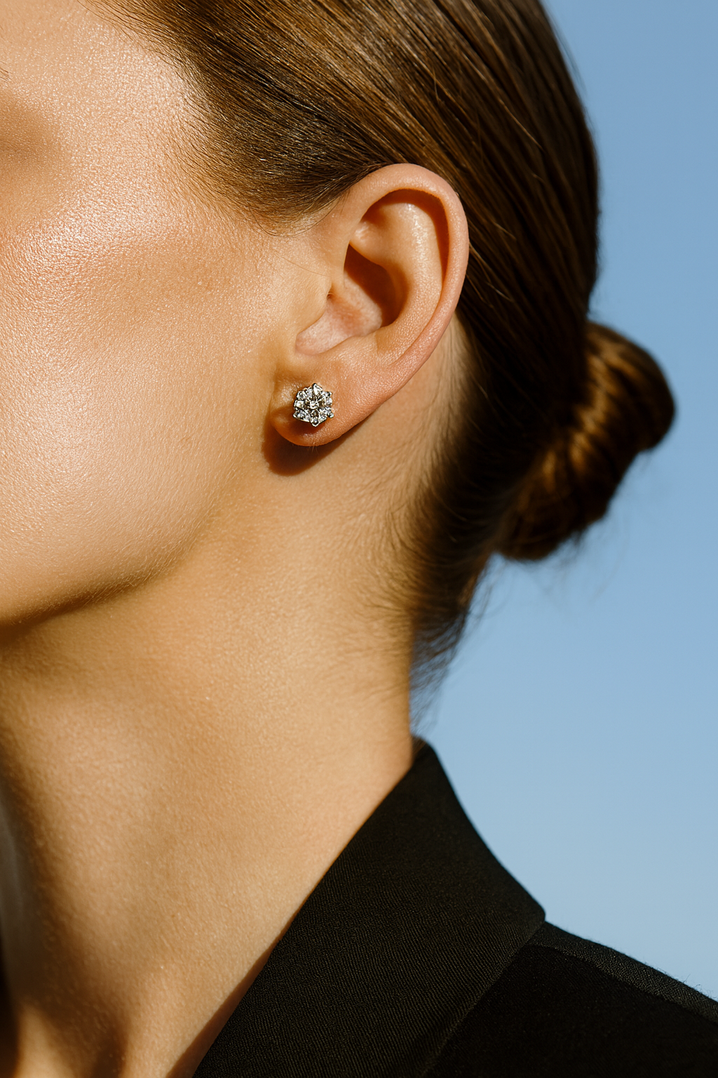 2 Carat to 8 Carat Elegant Stud Earrings in Gold