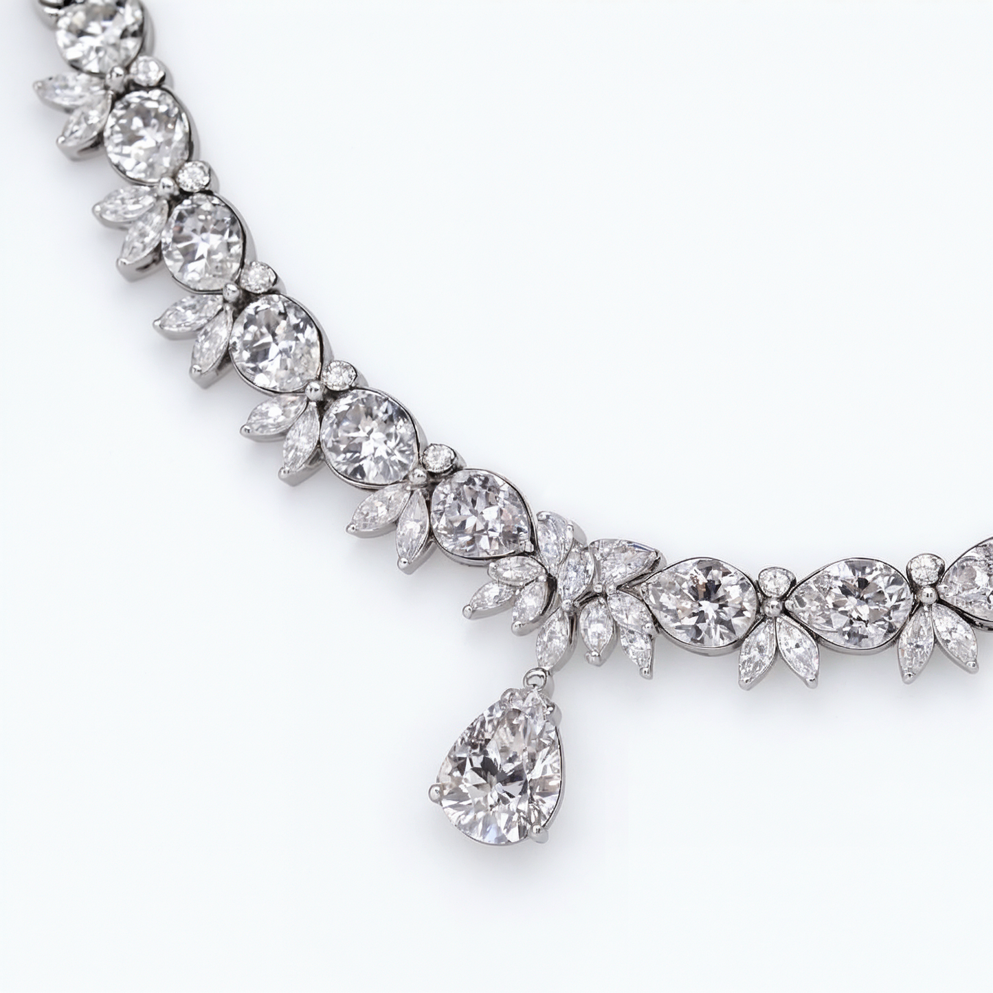 7.5 ct to 40 ct Elegant Diamond Necklace in 10k Gold