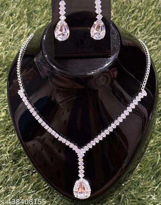 Diamond Necklace & Earring Set in 14KT/18KT Gold – 3.72 CTW